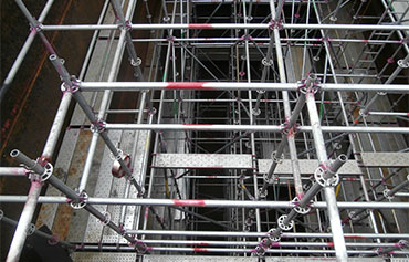TUBE AND CLAMP SCAFFOLD